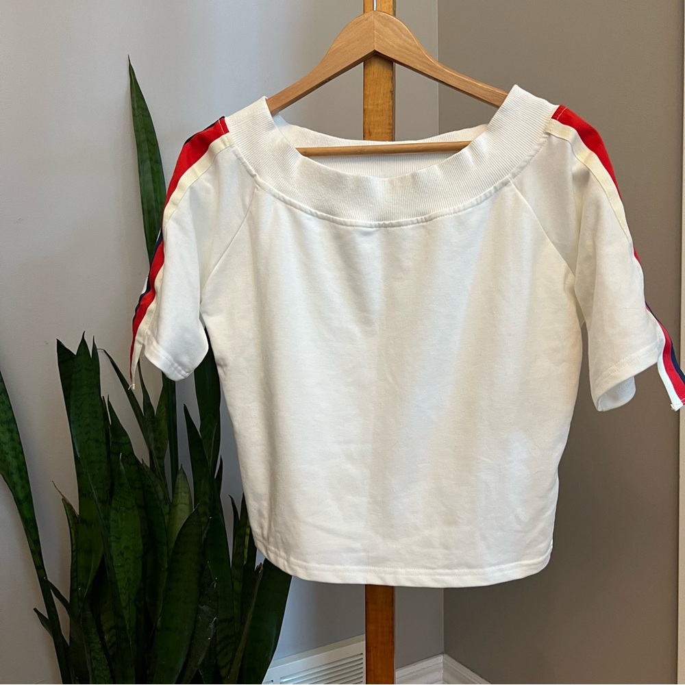 AKIRA crop with ribbon stripes